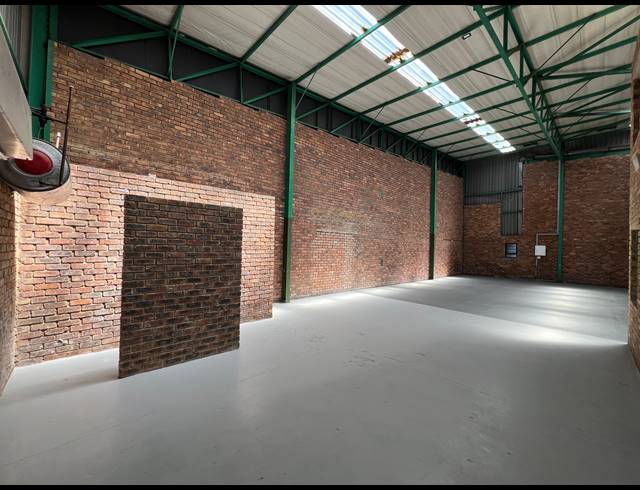 257M² WAREHOUSE TO LET IN LASER PARK